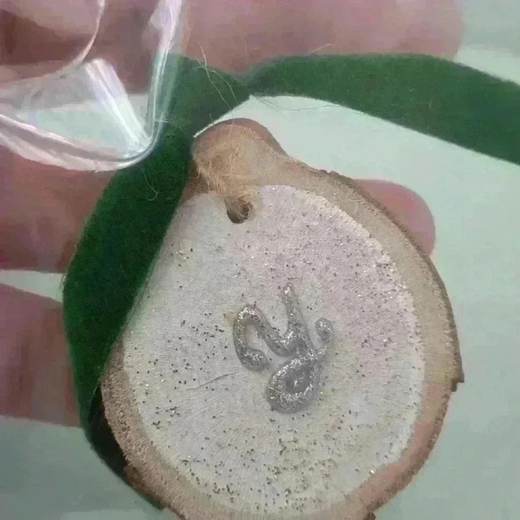 Christmas wood ornament  "y" - Picture 2 of 4